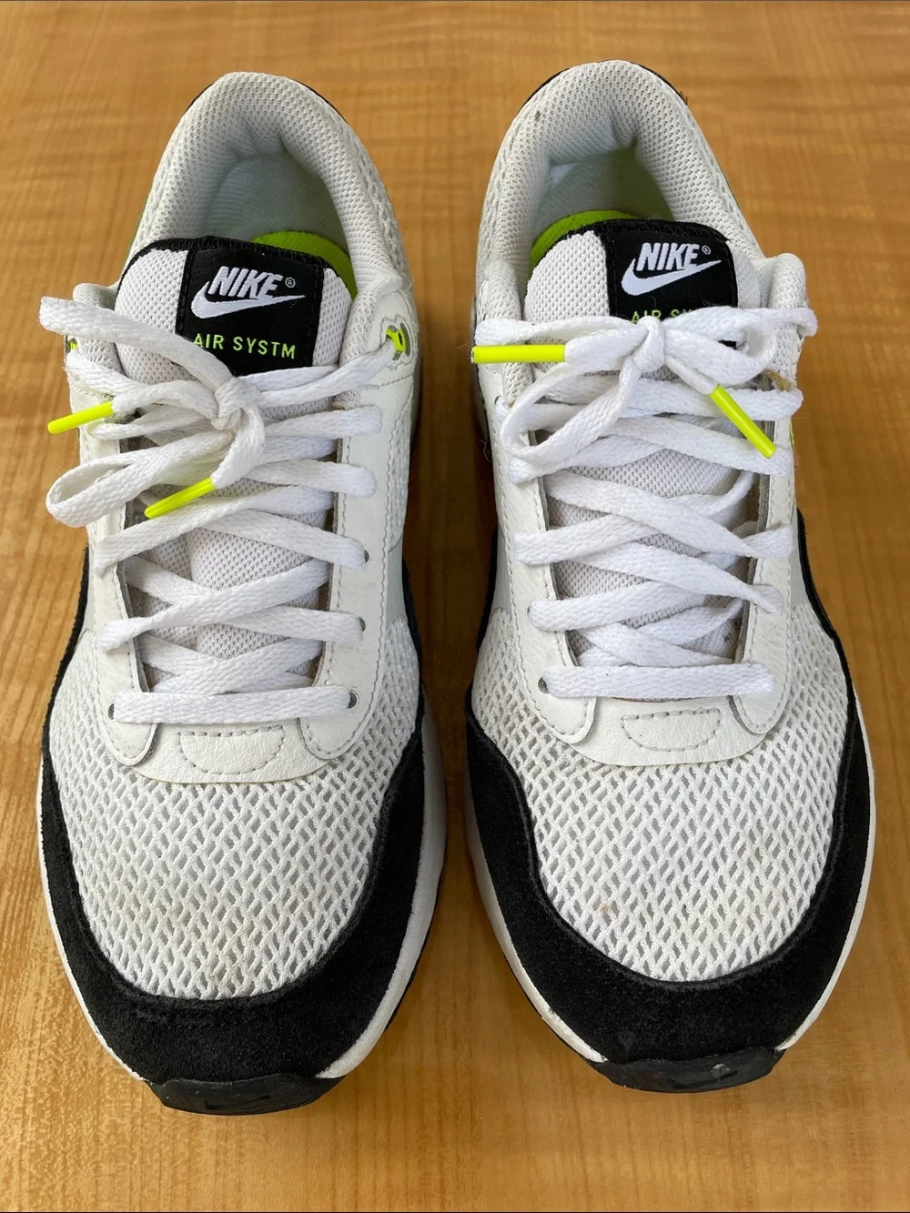 Nike Air Max Sneakers Size 6.5 Kids | 8 Women’s Running